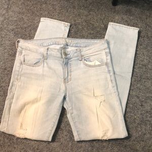 AEO Distressed Light Wash Jeggings